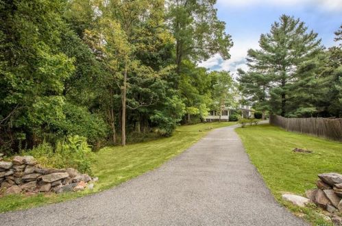 3 Barnes Rd, Crotonville, NY 10562-3001
