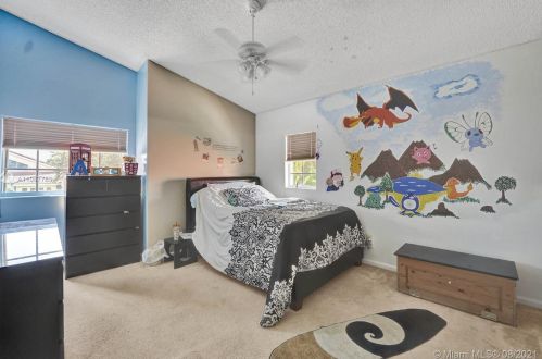 955 203 Ave, Hollywood FL  33029-3440 exterior