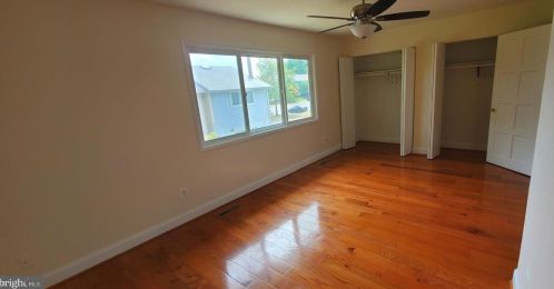 425 Reneau Way, Herndon VA  20170-4521 exterior