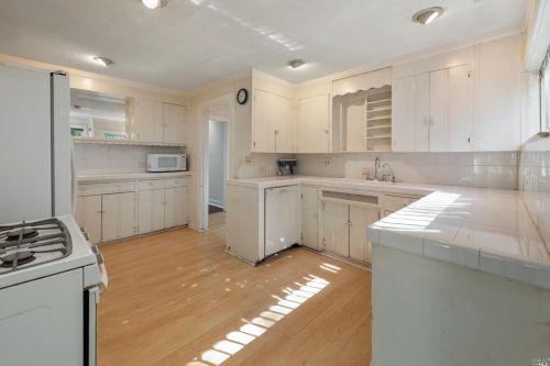 5372 Montecito Ave, Santa Rosa CA 95404-1954 exterior