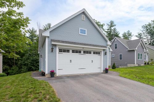 51 Picnic Rock Dr, Dover NH  03820-4709 exterior