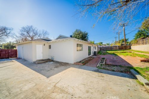 594 Sequoia St, San Bernardino CA  92407-3155 exterior