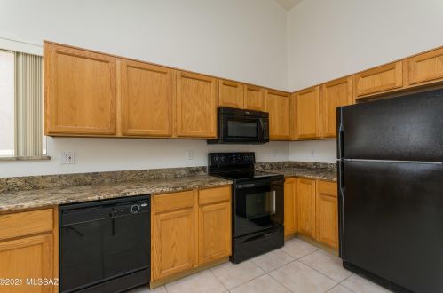 7220 Yarbough Dr, Tucson, AZ 85743-5103