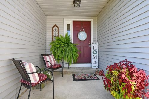 1614 Woodside Dr, Wilmington, OH 45177-1172