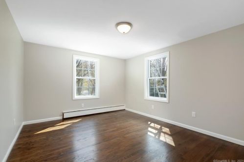 124 Park Dr, Kensington CT  06037-3815 exterior