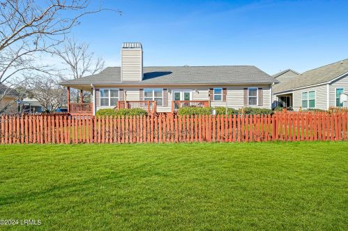 21 Bradford Ct, Beaufort SC  29902-3307 exterior