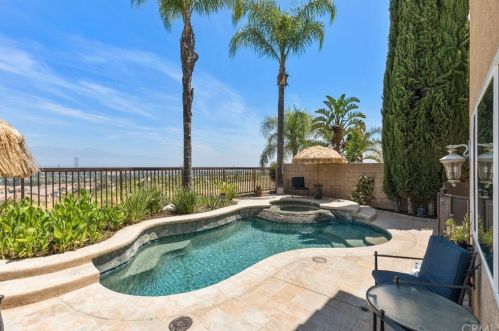 6044 Park Crest Dr, Chino Hills, CA 91709-6315