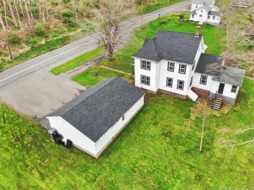 322 Ridgewood Rd, Middletown CT  06457-1949 exterior