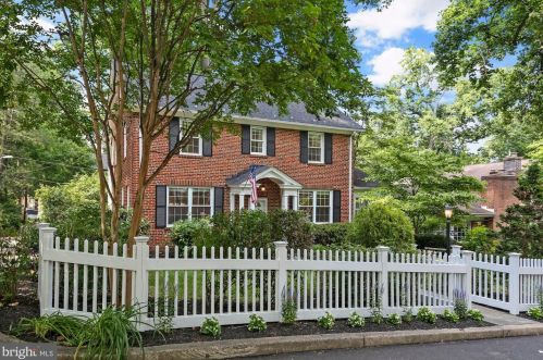 3279 Van Hazen St, Washington, DC 20015-2333