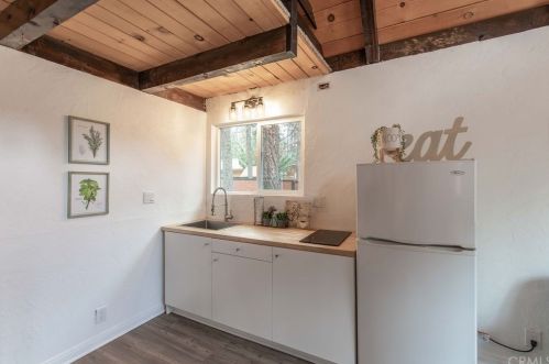 818 Rainbow Blvd, Big Bear City CA  92314-9654 exterior