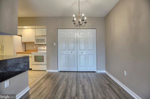 204 Cherrington Dr, Harrisburg PA  17110-9486 exterior