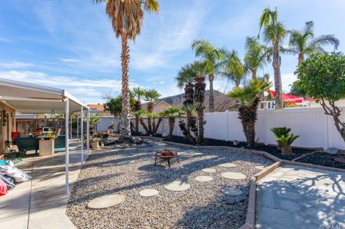 1444 Mouton Dr, San Jacinto CA  92583-5718 exterior