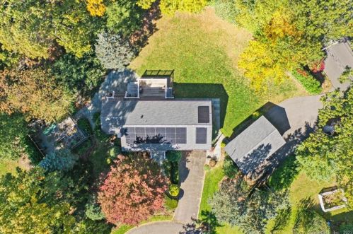 10 Pink Cloud Ct, Norwalk CT  06851-3310 exterior