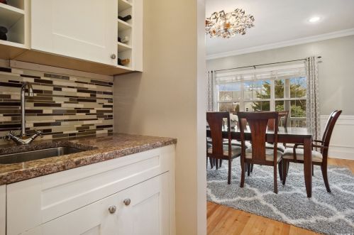 8 Raffaella Dr, Eastport NY  11941-1446 exterior