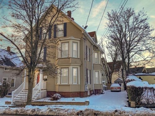 54 Columbia St, Swampscott, MA 01907-1748