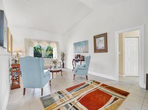 425 198 Ter, Hollywood FL exterior