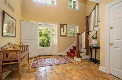 739 Long Hill Rd, Briarcliff, NY 10510-2122