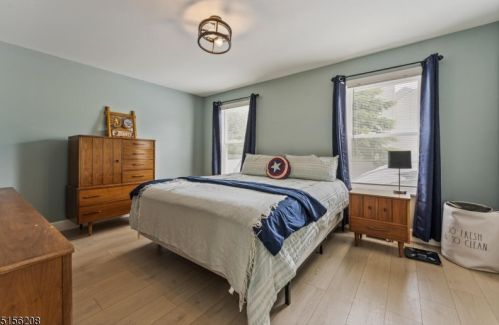 11 Spring Mdw, Oxford NJ  07863-3246 exterior