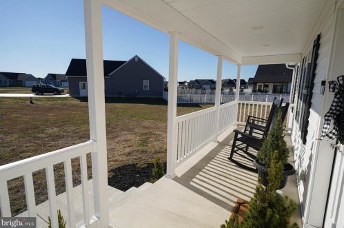 2 Highland Dr, Seaford DE  19973-4827 exterior