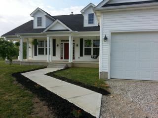 4756 Ford Rd, Ashville, OH 43103-9452