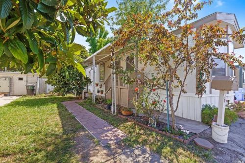 128 El Crystal Dr, Santa Rosa, CA 95407-7909