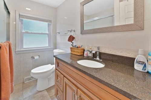 30 Lambert Dr, Norwich CT  06360-1735 exterior