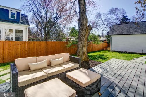 4624 Asbury Pl, Washington DC  20016-4325 exterior