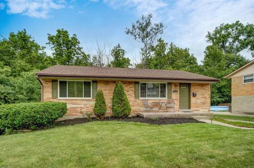 5884 Fourson Dr, Cincinnati, OH 45233-4725