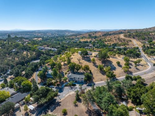 28 Fresno St, Lake Nacimiento CA  93446-2014 exterior