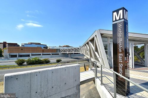 11717 Karbon Hill Ct, Herndon VA  20191-2371 exterior