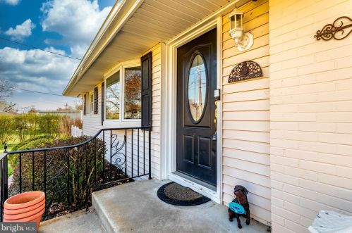 2305 Conrow Rd, Riverton, NJ 08077-3628