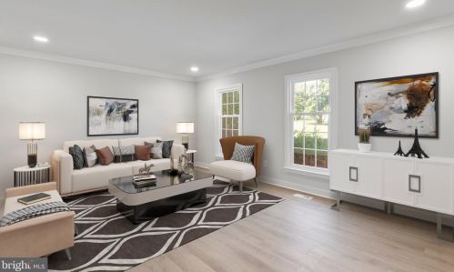 700 Winterberry Dr, Fredericksburg VA  22405-2056 exterior