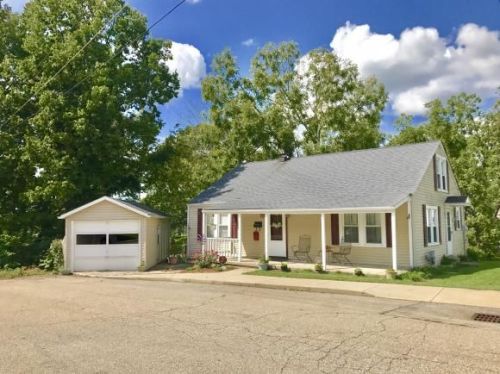 401 Harrison Ave, Aurora, IN 47001-1511