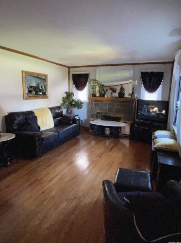117-11 221st St, Jamaica, NY 11411-1218