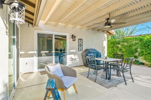 51915 Avenida Alvarado, La Quinta CA  92253-3190 exterior