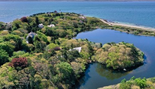 165 Nobska Rd, Falmouth, MA 02543-1001