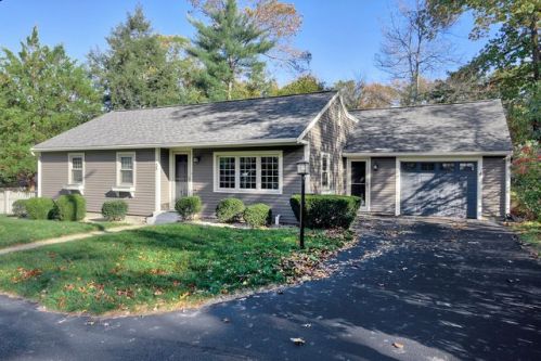 28 Windward Ter, Salem, NH 03079-2235