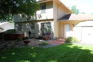 414 Wellons Dr, Ames, IA 50014-7624