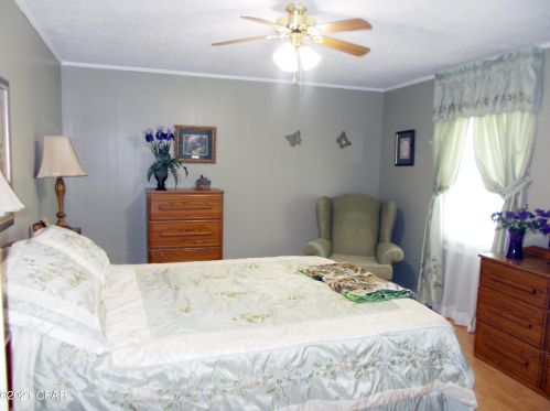 4883 Davis Dr, Marianna FL  32446-6343 exterior