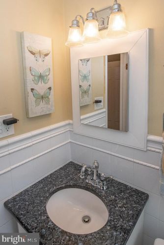 614 Westwind Dr, Berwyn PA  19312-1144 exterior