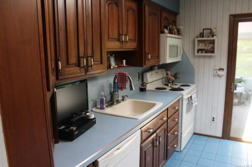 31 Woodland Rd, Highland Mills NY  10930-2948 exterior