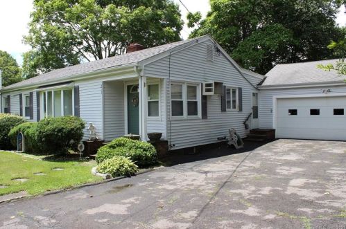 215 Newtown Ave, Norwalk, CT 06851-2429