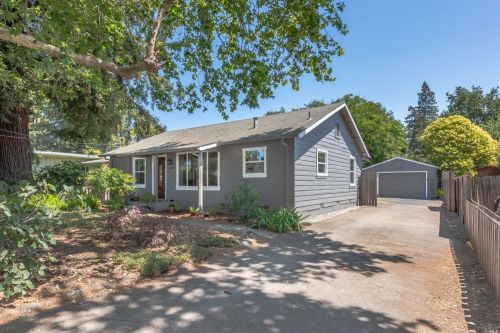 1086 Lilac Dr, Santa Rosa, CA 95407-7120