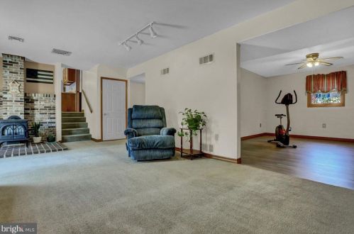 5805 Hillsborough Ct, Harrisburg PA  17111-4736 exterior