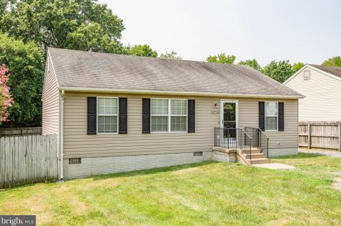 5716 Lucas St, Fredericksburg, VA 22407-5704