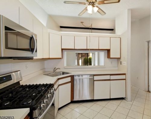 84 Whitehead Ln, East Brunswick NJ  08816-5633 exterior