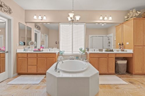 4300 Blake Dr, Modesto CA  95356-8925 exterior