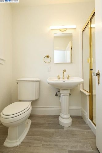 236 Ray St, Pleasanton CA  94566-6620 exterior