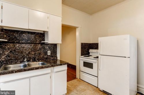 2346 Ellerslie St, Harrisburg PA 17104-2127 exterior