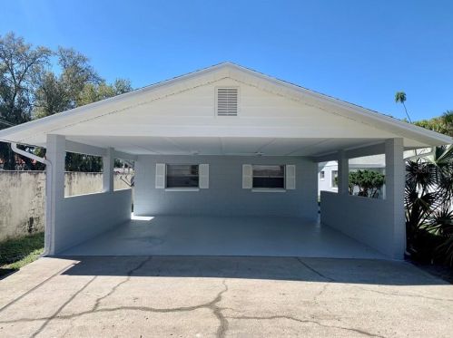 701 New Hampshire Ave, Tavares, FL 32778-2614